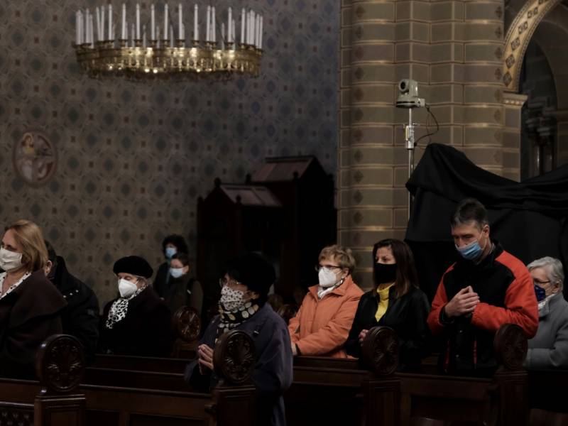 Elhunyt püspökök miséje (29).JPG